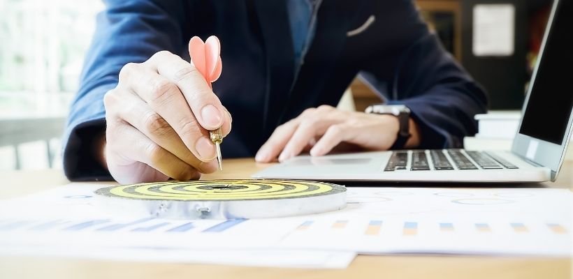 7 desafíos en Ventas para tener éxito en la empresa 1 7 desafíos en Ventas para tener éxito en la empresa. Sales Business School
