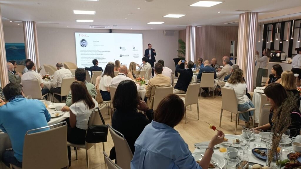 Sales Business School y Uppery Club comparten visión estratégica en un encuentro exclusivo en Málaga 1 uppery club encuentro 4