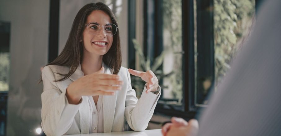 Prepara una reunión con un cliente en 10 minutos con IA